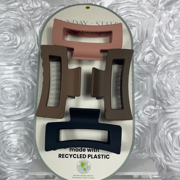 Five-Piece Hair Styling Kit including a Revlon Dual-Zip Toiletry Case - Picture 14 of 15